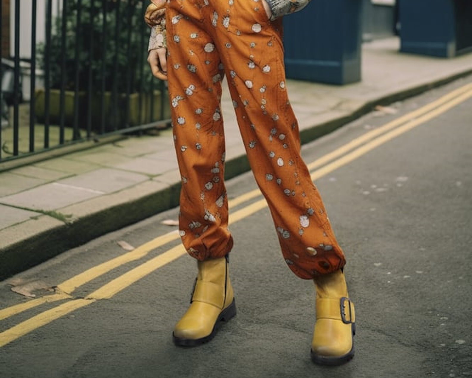 Kyaia e Fly London: decades of delivering shoes worldwide